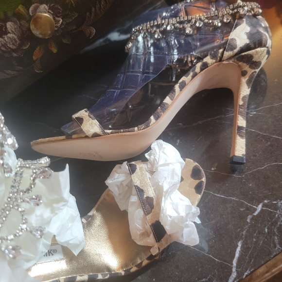 Brand New RARE Manolo Blahnik Jeweled Houristra Strappy Sandals - Picture 4 of 16